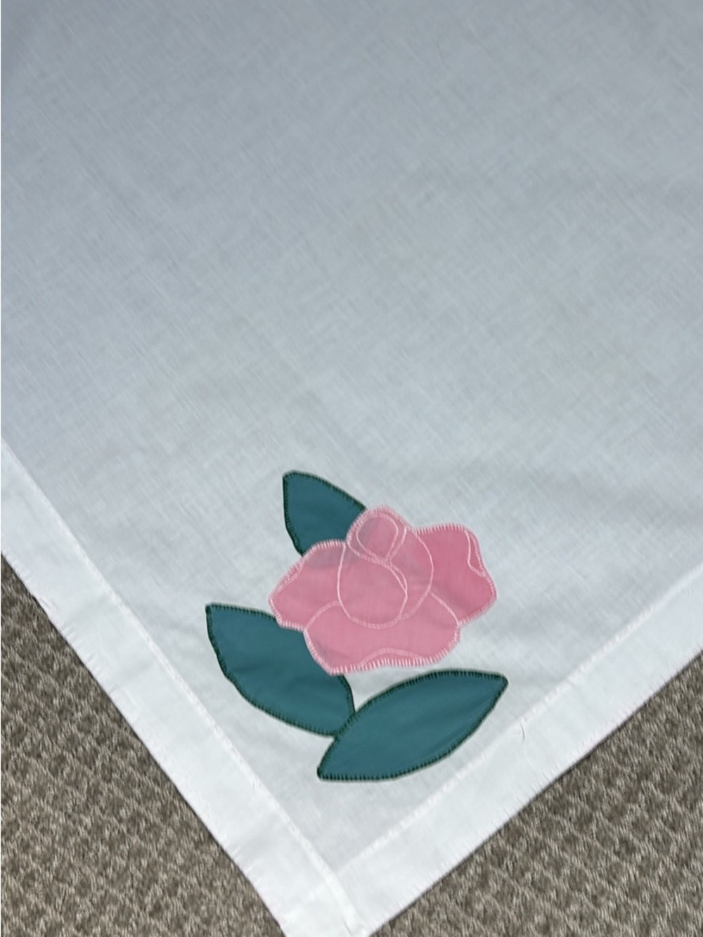 White Linen-Style Pink Rose Appliqué Tablecloth - Home Dining - Picture 3 of 4